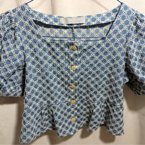 8 Second Womens Cap Sleeve top Size Medium Blue eyelet